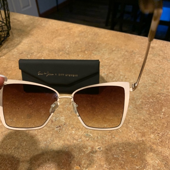 DIFF Becky Sunglasses - Picture 3 of 4